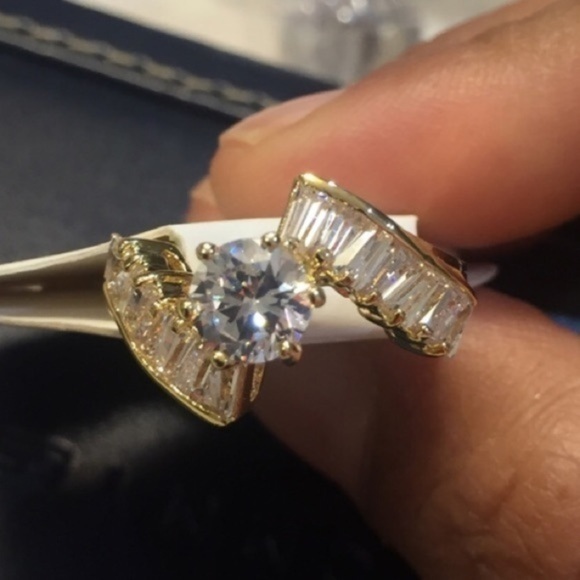 18K Gold Plated Size 7 Cubic Zirconia Ring - Picture 3 of 4